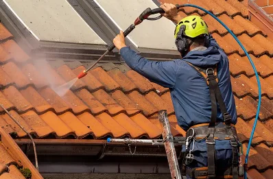 Démoussage et hydrofuge de toiture à Menucourt